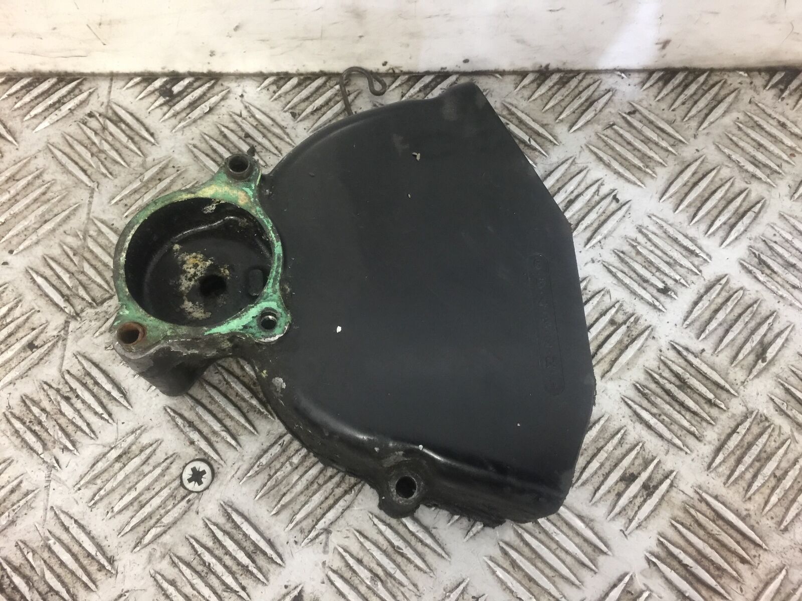 HONDA CBR1100 CBR 1100 BLACKBIRD SPROCKET COVER YEAR 1998 (CARBED) STOCK 442