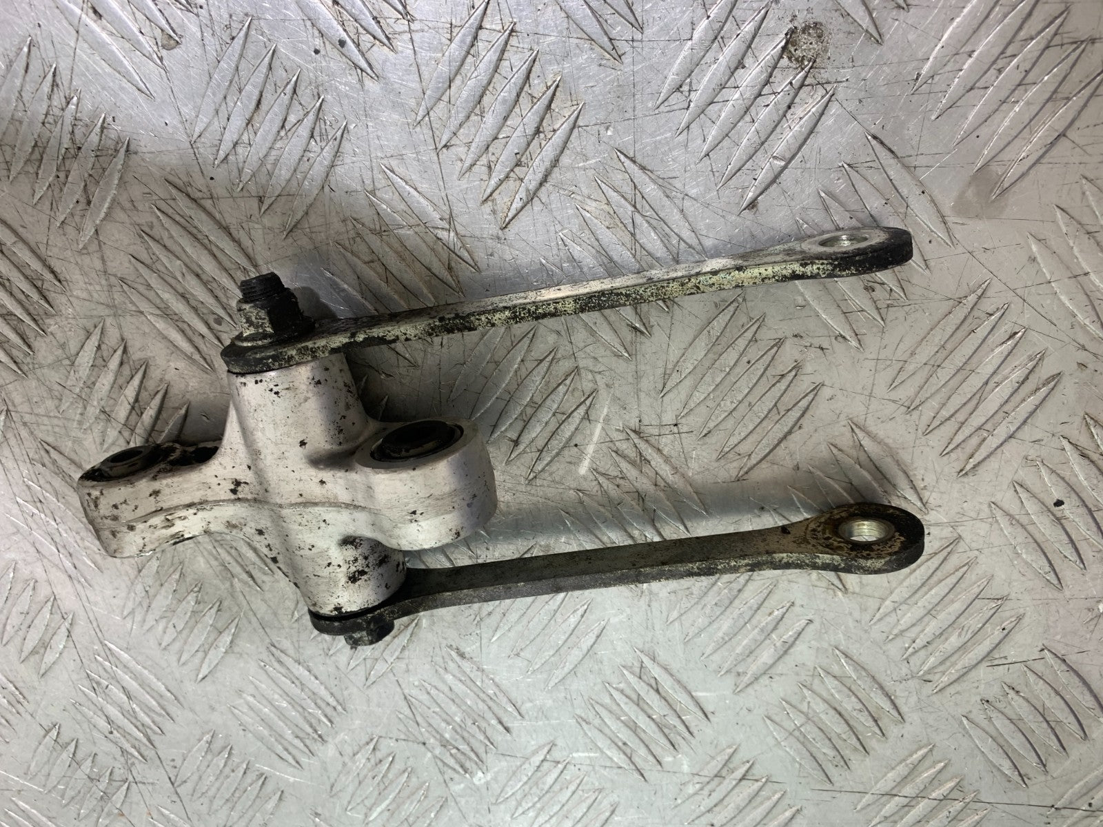 SUZUKI RF900 RF 900 REAR SHOCK LINKAGE  YEAR 1994-1999 CMB1326