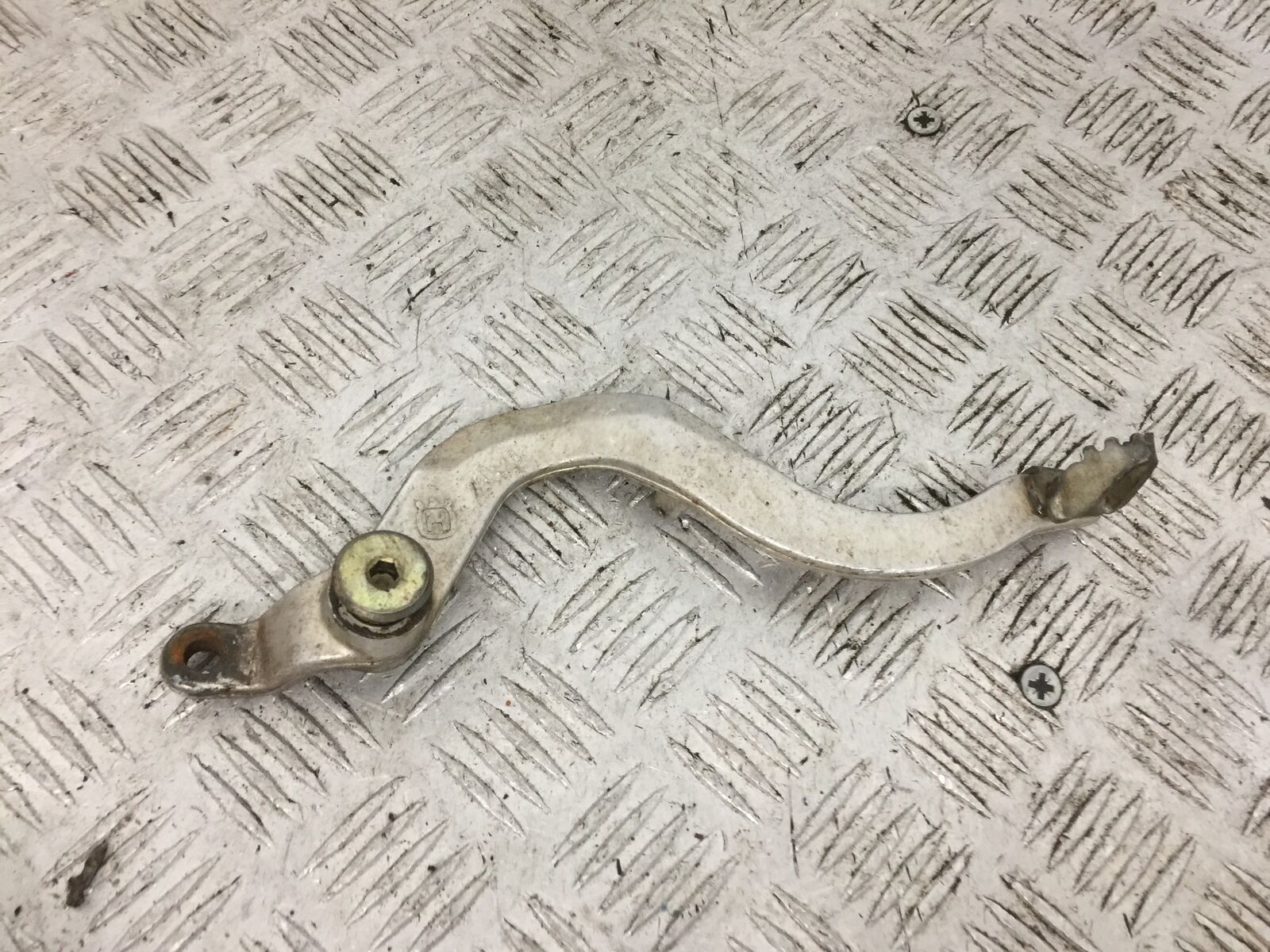 HUSQVARNA TE 610 E REAR BRAKE PEDAL  YEAR 2001 (STOCK 803)