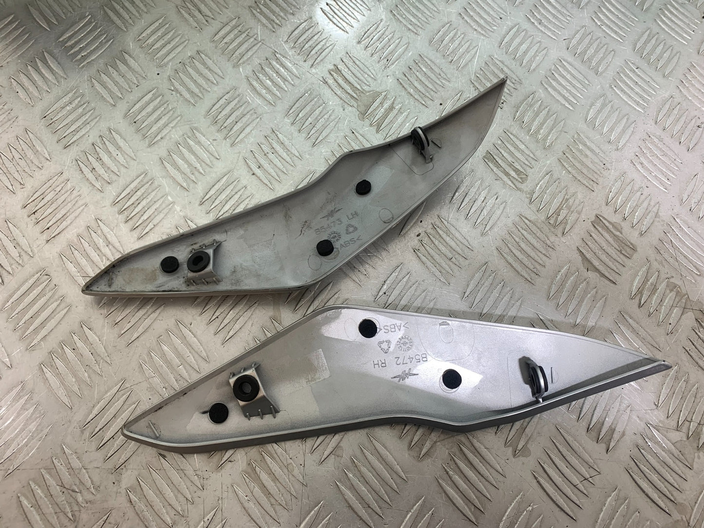 MV AGUSTA 800 F3 LEFT AND RIGHT TANK PANELS  YEAR 2013-2016 (CMB1152)