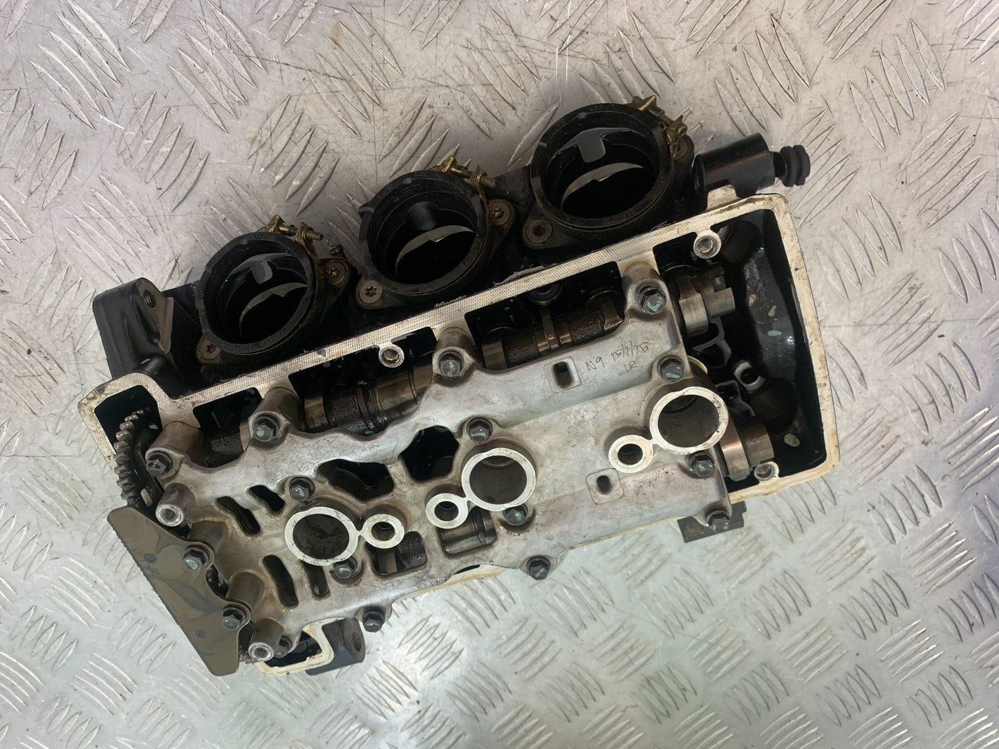 TRIUMPH 675 STREET TRIPLE CYLINDER HEAD AND CAMS   2013-2016 (CMB1186)