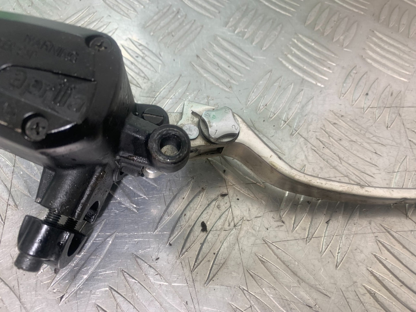APRILIA SL750 SL 750 SHIVER FRONT BRAKE MASTER CYLINDER YEAR 2008-2016 (CMB1242)