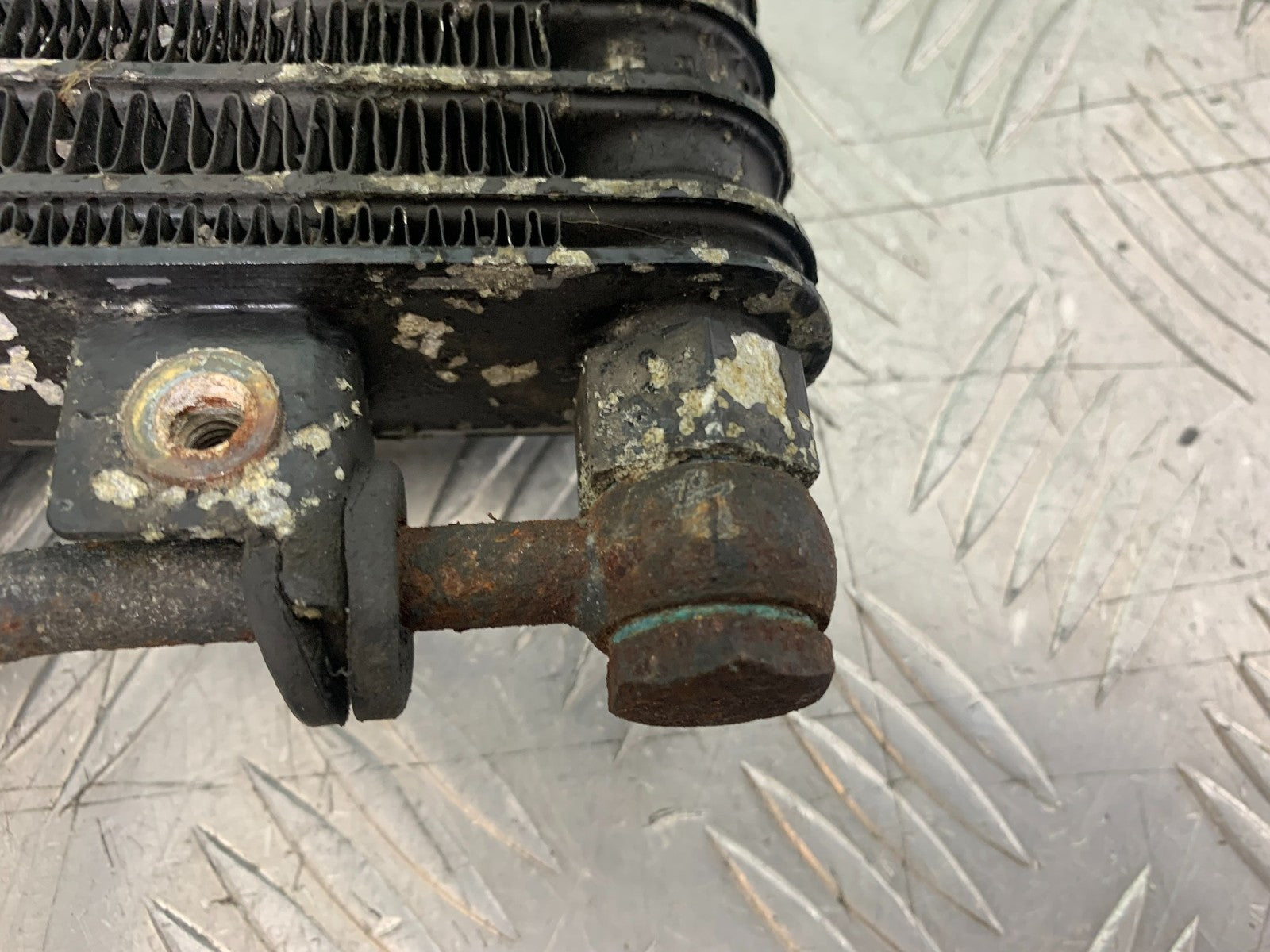 TRIUMPH TROPHY 900 OIL COOLER AND LINES YEAR 1991-95 (CMB1251)
