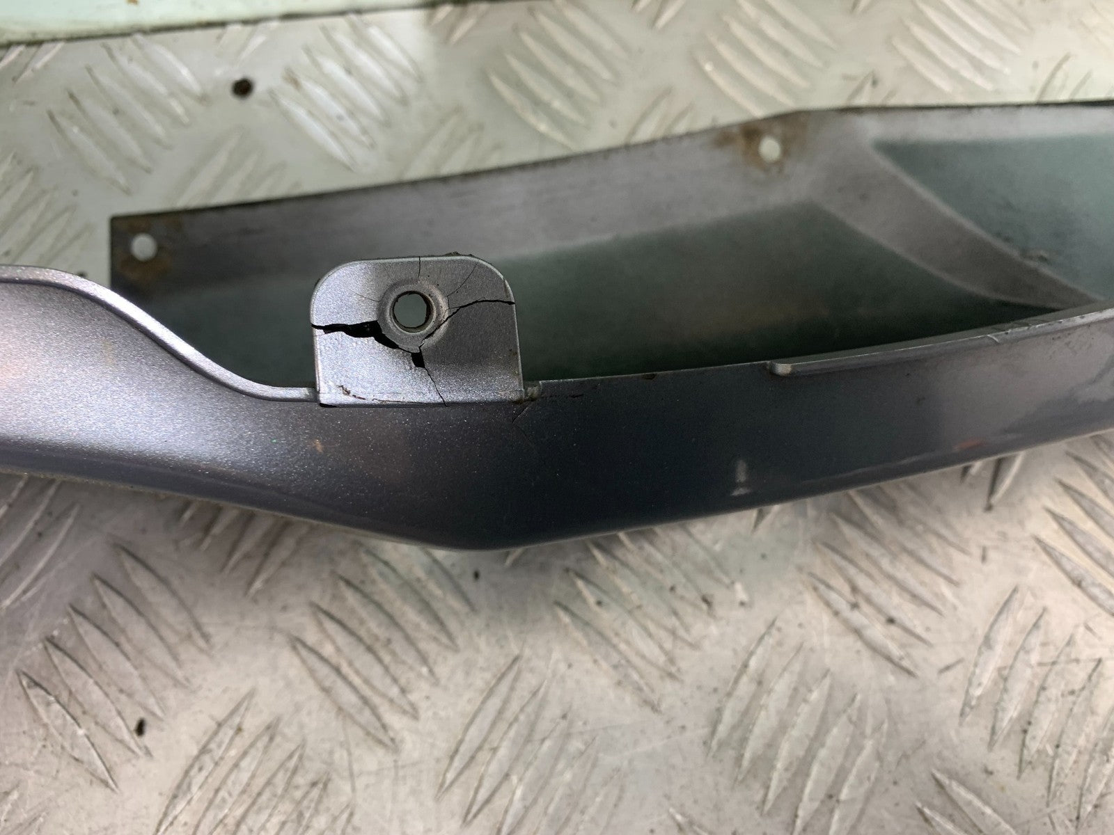 KAWASAKI GTR1400 GTR 1400 LEFT SEAT PANEL  YEAR 2007-2009 (CMB1306)