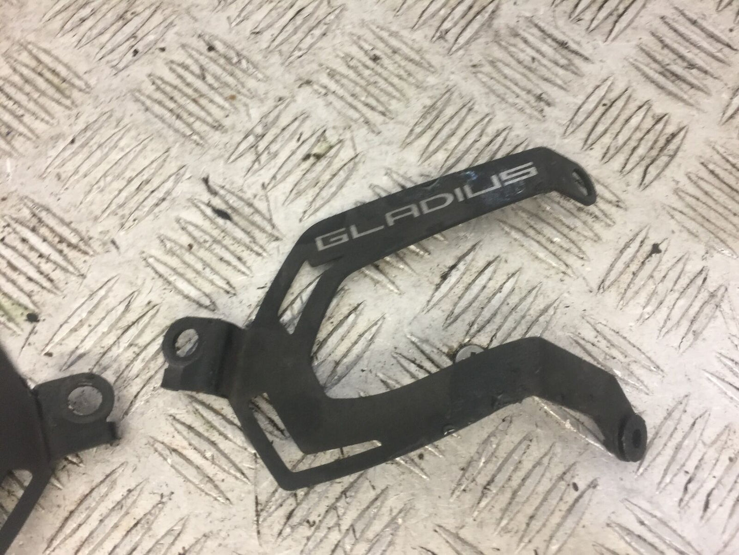 SUZUKI SFV650 SFV 650 GLADIUS LEFT AND RIGHT BRACKETS   2009-15 (STOCK 677)