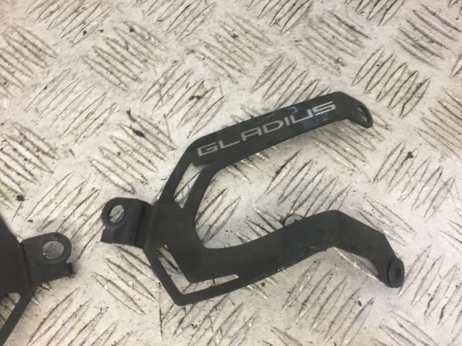 SUZUKI SFV650 SFV 650 GLADIUS LEFT AND RIGHT BRACKETS   2009-15 (STOCK 677)