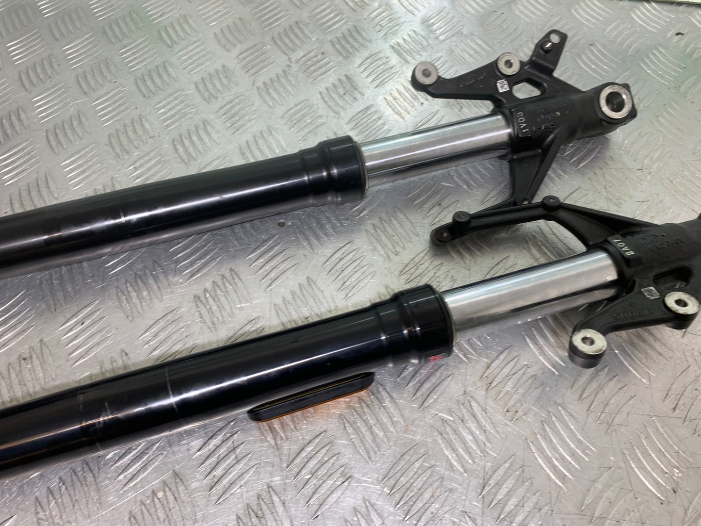 TRIUMPH TRIDENT 660 FORKS YEAR 2021-2024 (CMB1295)