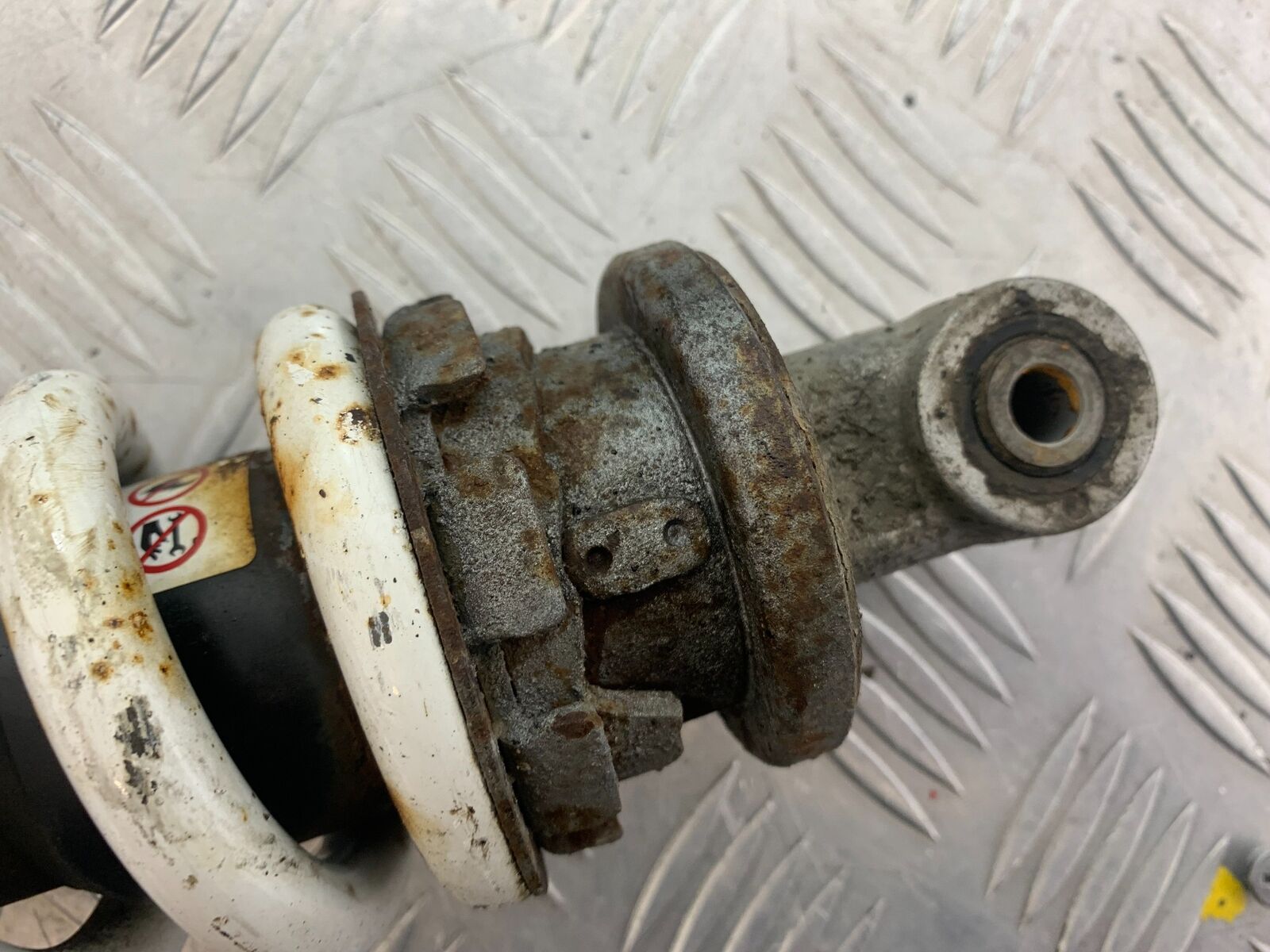 HONDA CBR650 F CBR 650F REAR SHOCK   YEAR 2014-17  (CMB1130)