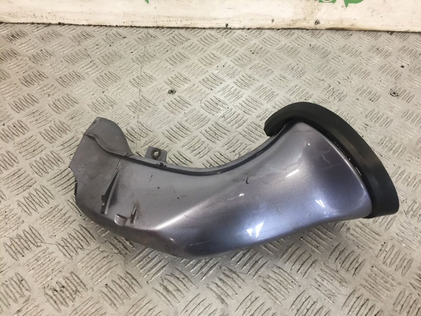 YAMAHA YZF R1 5VY LEFT AIR TUBE YEAR 2004-2006 (STOCK 748)