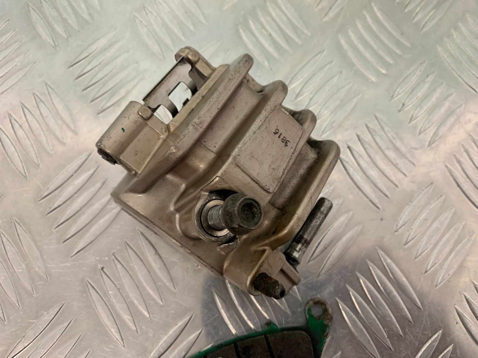 HONDA CBR 400 NC23 TRI-ARM FRONT RIGHT CALIPER YEAR 1987-89 (STOCK 969)