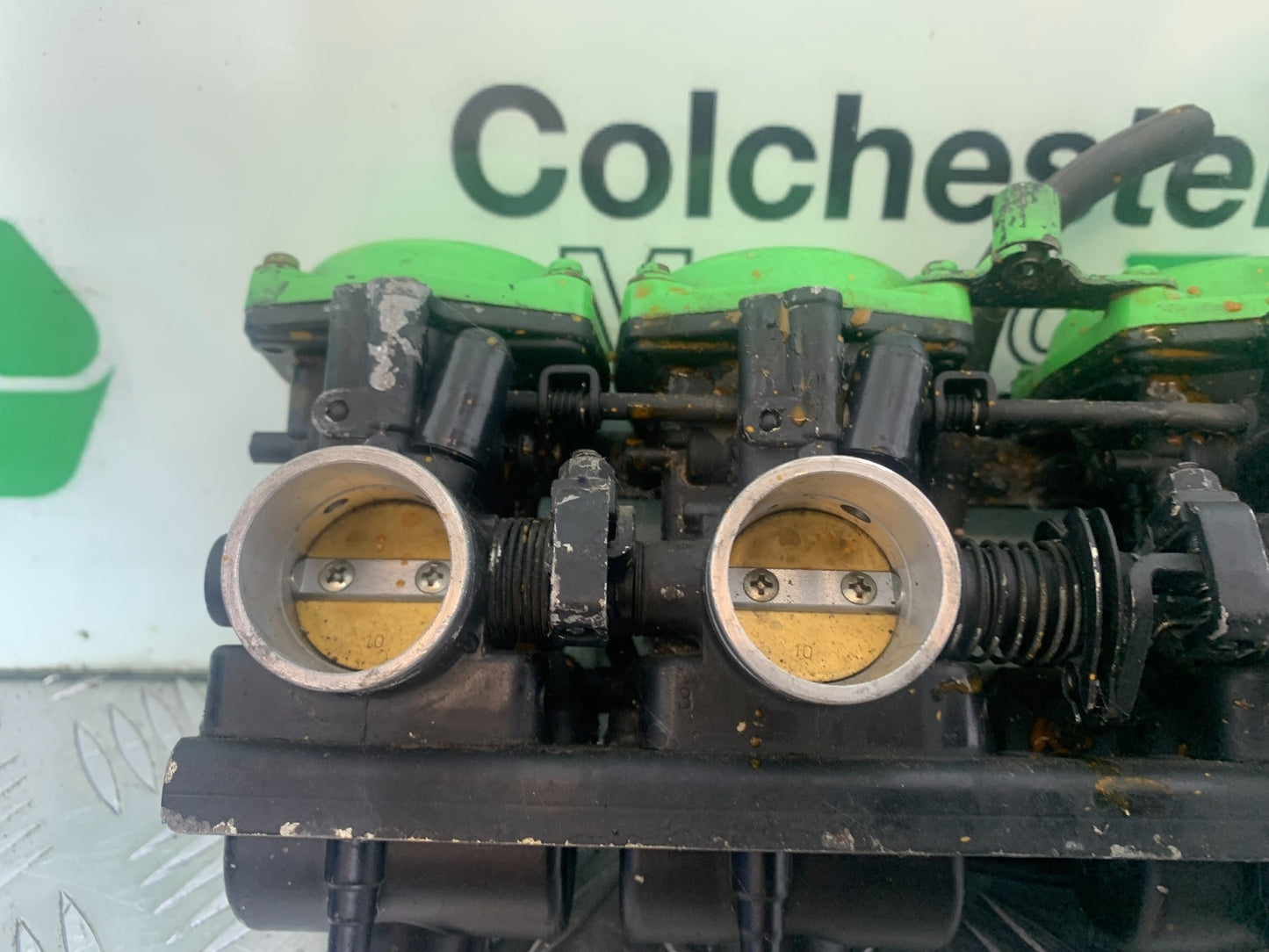 KAWASAKI GT550 GT 550 CARBS YEAR 1984-87 (CMB1141)