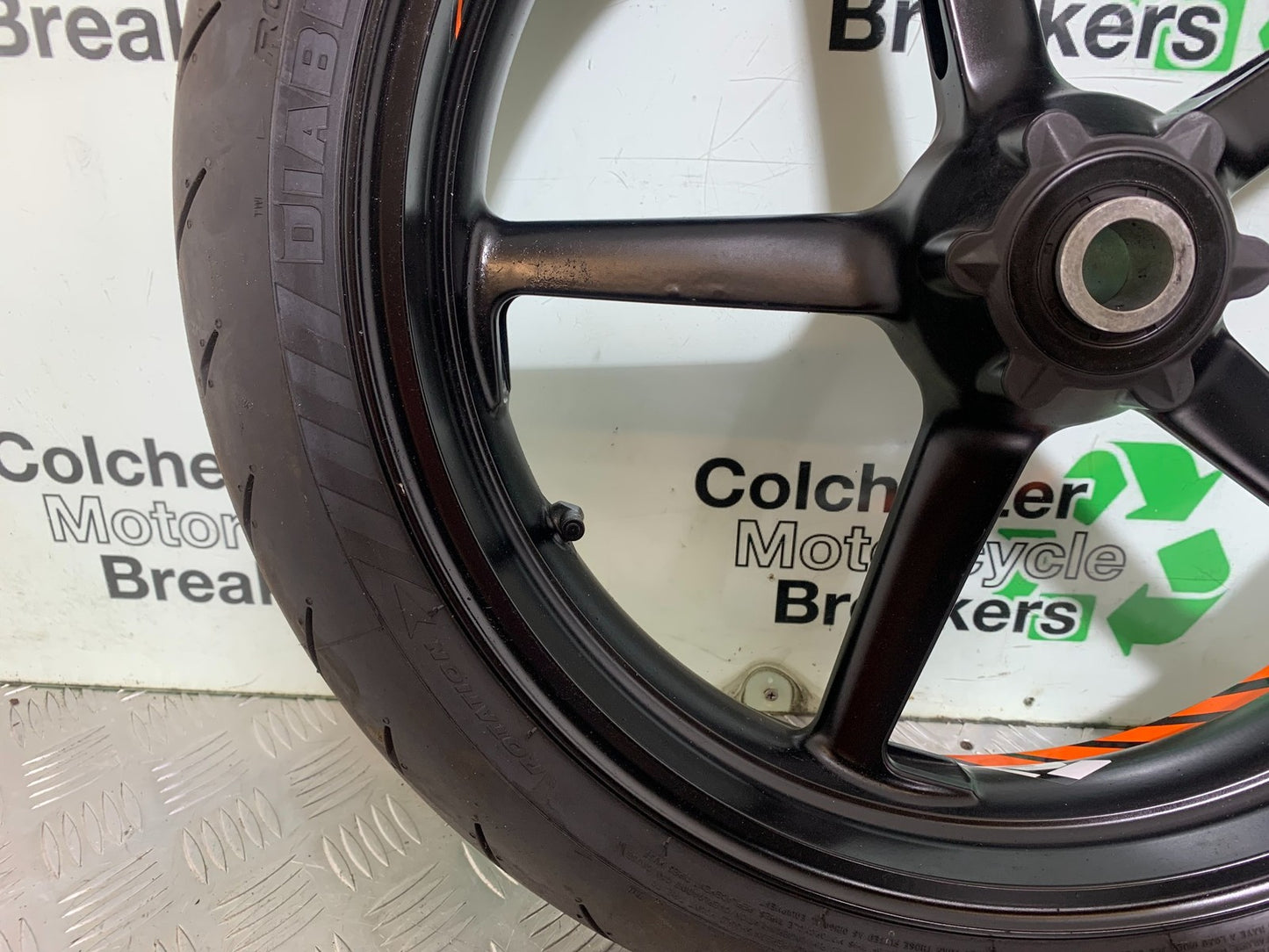 KTM 690 DUKE R LC4 FRONT WHEEL YEAR 2012-2015  (CMB1180)