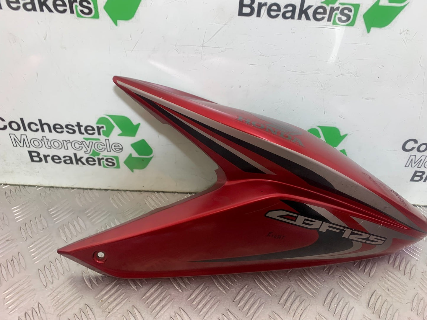 HONDA CBF125 CBF 125 RIGHT FAIRING PANEL YEAR 2009-14 (CMB1182)