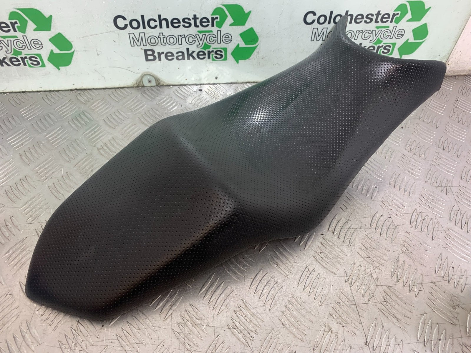 YAMAHA XJ6 XJ6-S SEAT  YEAR 2009-2015  (CMB1212)