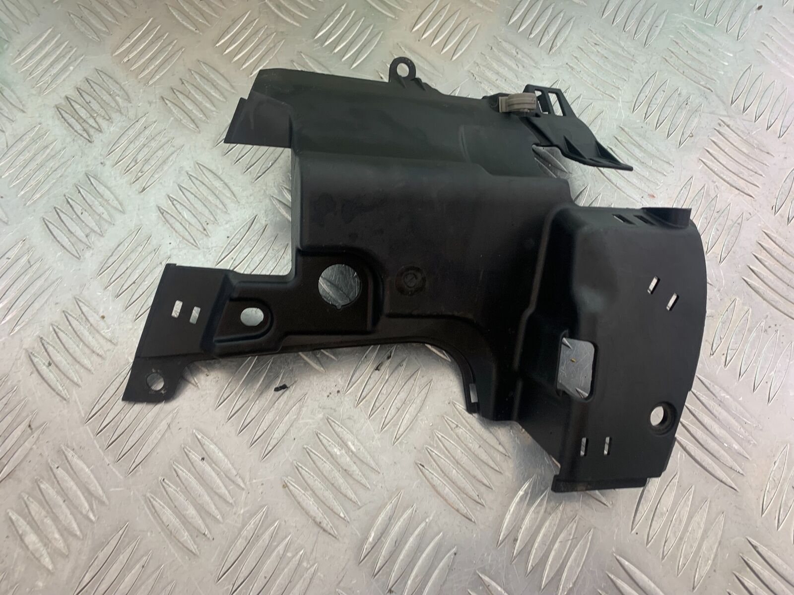 DUCATI DIAVEL 1200 INFILL COVER  YEAR 2014-17 (CMB1054)