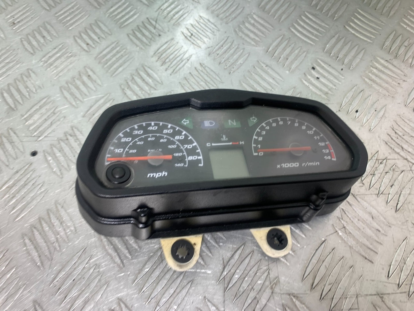 HONDA XL125 VARADERO CLOCKS SPEEDO DASH   YEAR 2001-2006  (CMB1210)