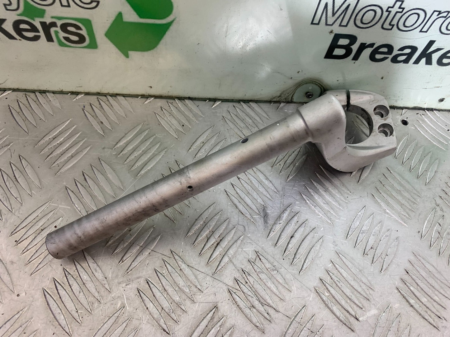TRIUMPH 955i SPRINT ST LEFT HANDLEBAR  1999-2004 (CMB1176)