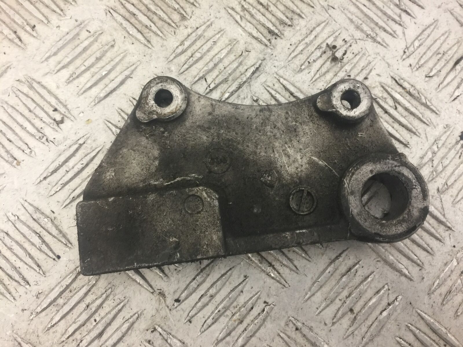 KAWASAKI ZX9R ZX9 C REAR CALIPER BRACKET  YEAR 1998-99 (STOCK 630)