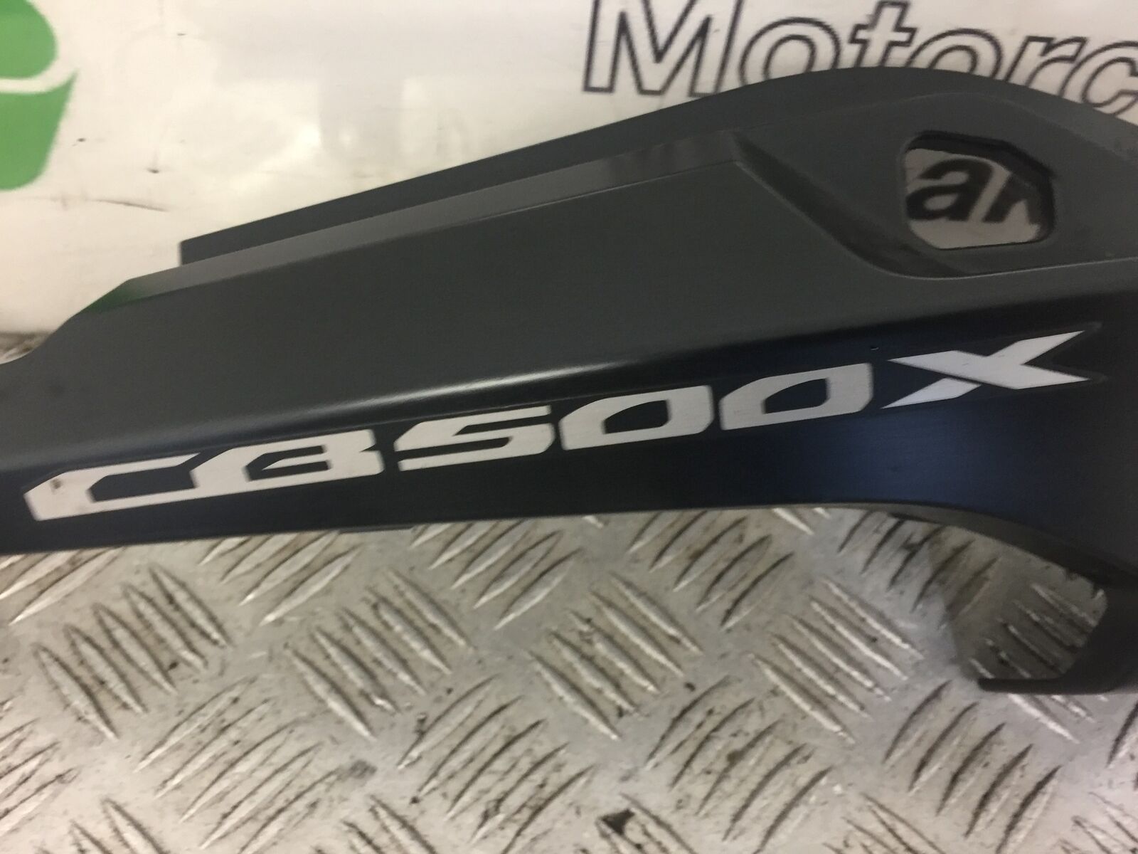HONDA CB500X CB 500X RIGHT SEAT PANEL  YEAR 2014 (STOCK 384)