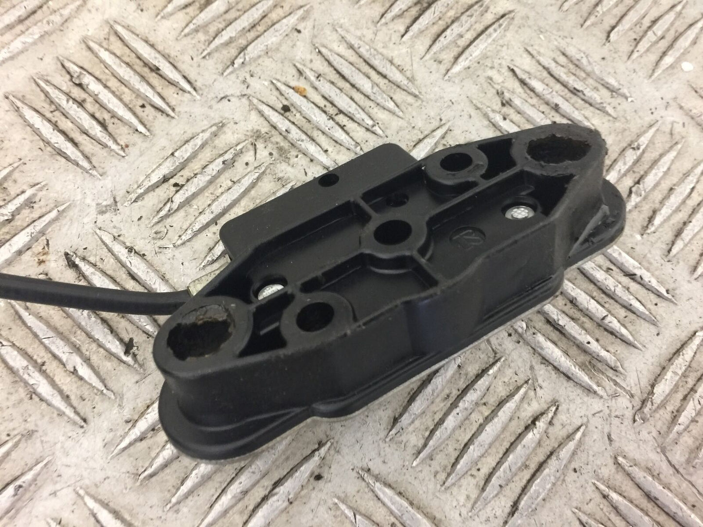 KAWASAKI ZX6R ZX6 R P7F P8F SEAT CATCH YEAR 2007 2008 (STOCK 337)