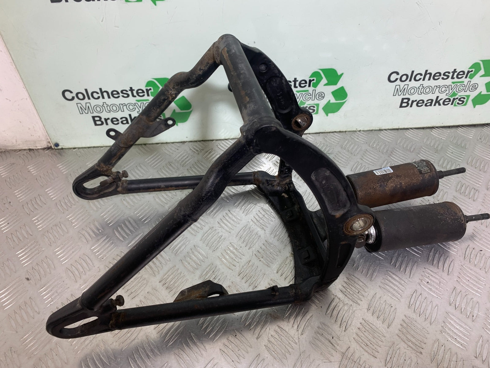HARLEY DAVIDSON FXS BLACKLINE 1585 SWINGARM AND SHOCKS   YEAR 2012 (CMB1147)