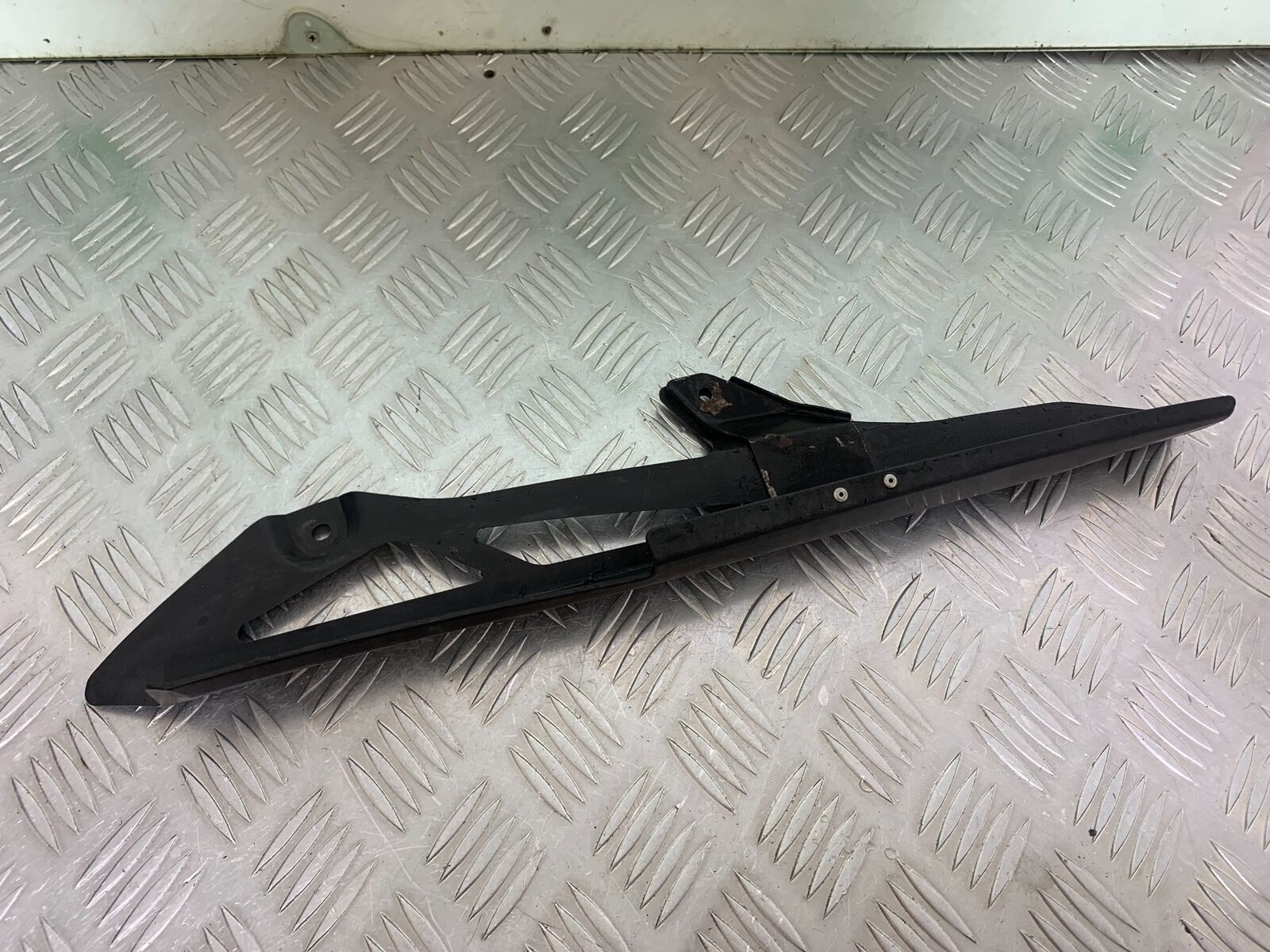 SUZUKI SV650 SV 650 mk1 CHAIN GUARD  YEAR 1999-2002 (CMB1036)