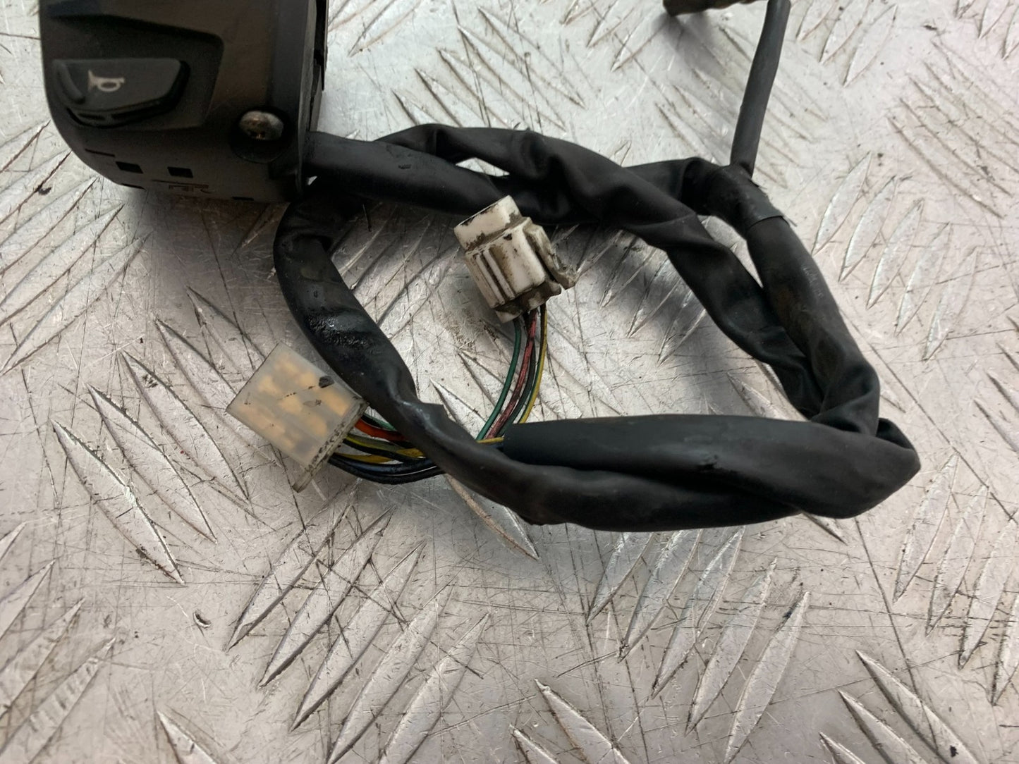 SUZUKI DL1000 V-STROM LEFT SWITCH GEAR YEAR 2014-2019 (CMB1325)