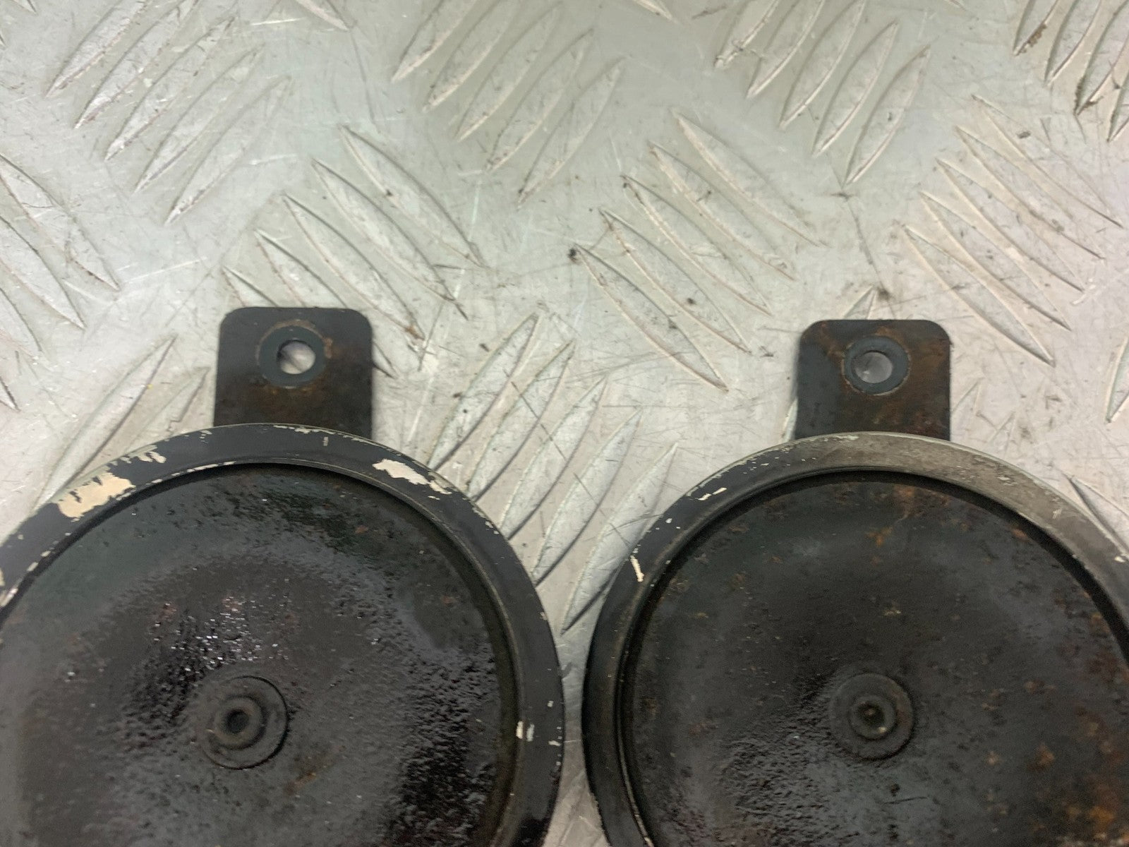 HONDA GL500 GL 500 SILVERWING HORNS  YEAR 1981-82 (CMB1168)
