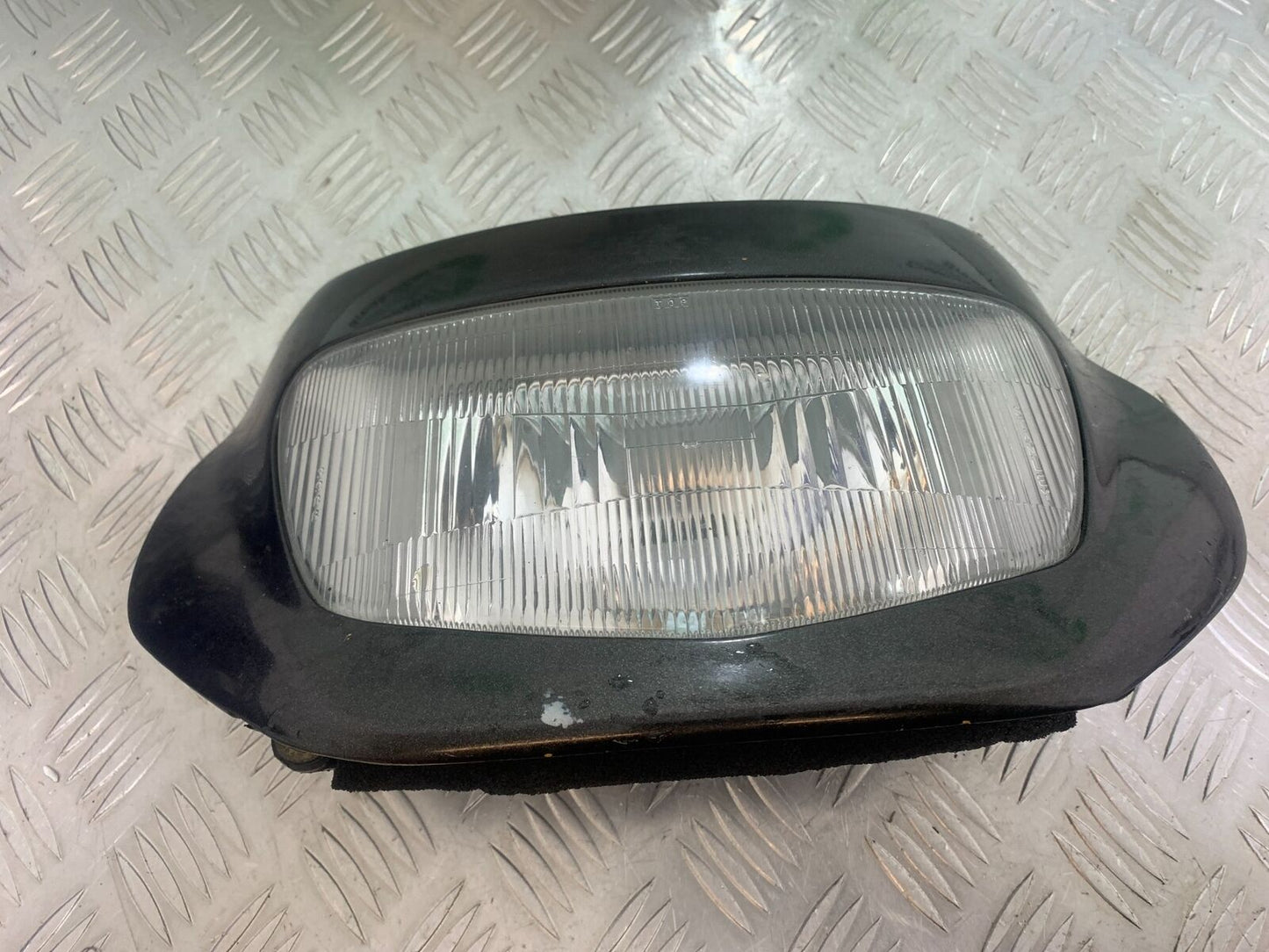 HONDA VFR400 VFR 400 NC21 HEADLIGHT   YEAR 1986-87 (CMB1043)