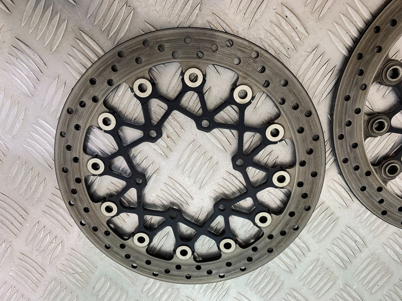 SUZUKI GSXR1000 GSXR 1000 FRONT BRAKE DISCS    2009-2016 (CMB1049)