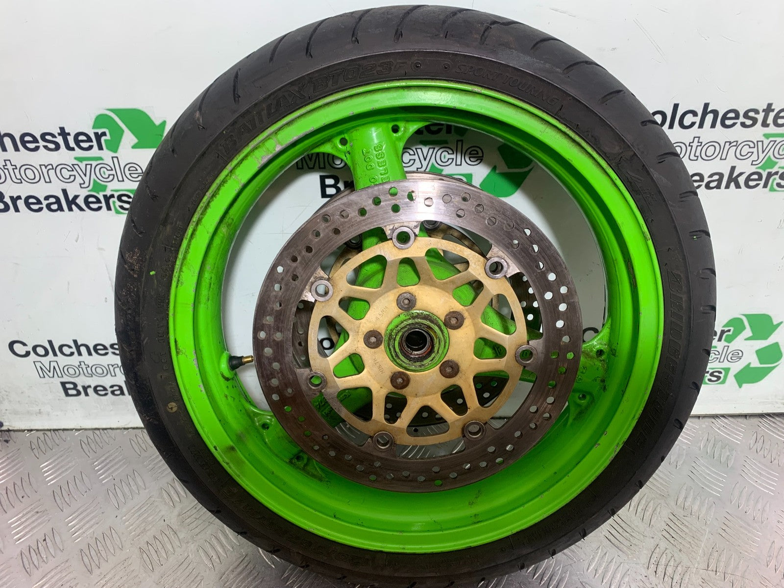 KAWASAKI ZX9R ZX9 C FRONT WHEEL AND DISCS YEAR 1998-99 (CMB1213)