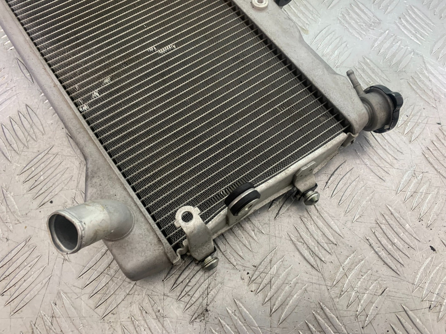 YAMAHA YZF R7 RADIATOR  YEAR 2022-2025 (CMB1255)