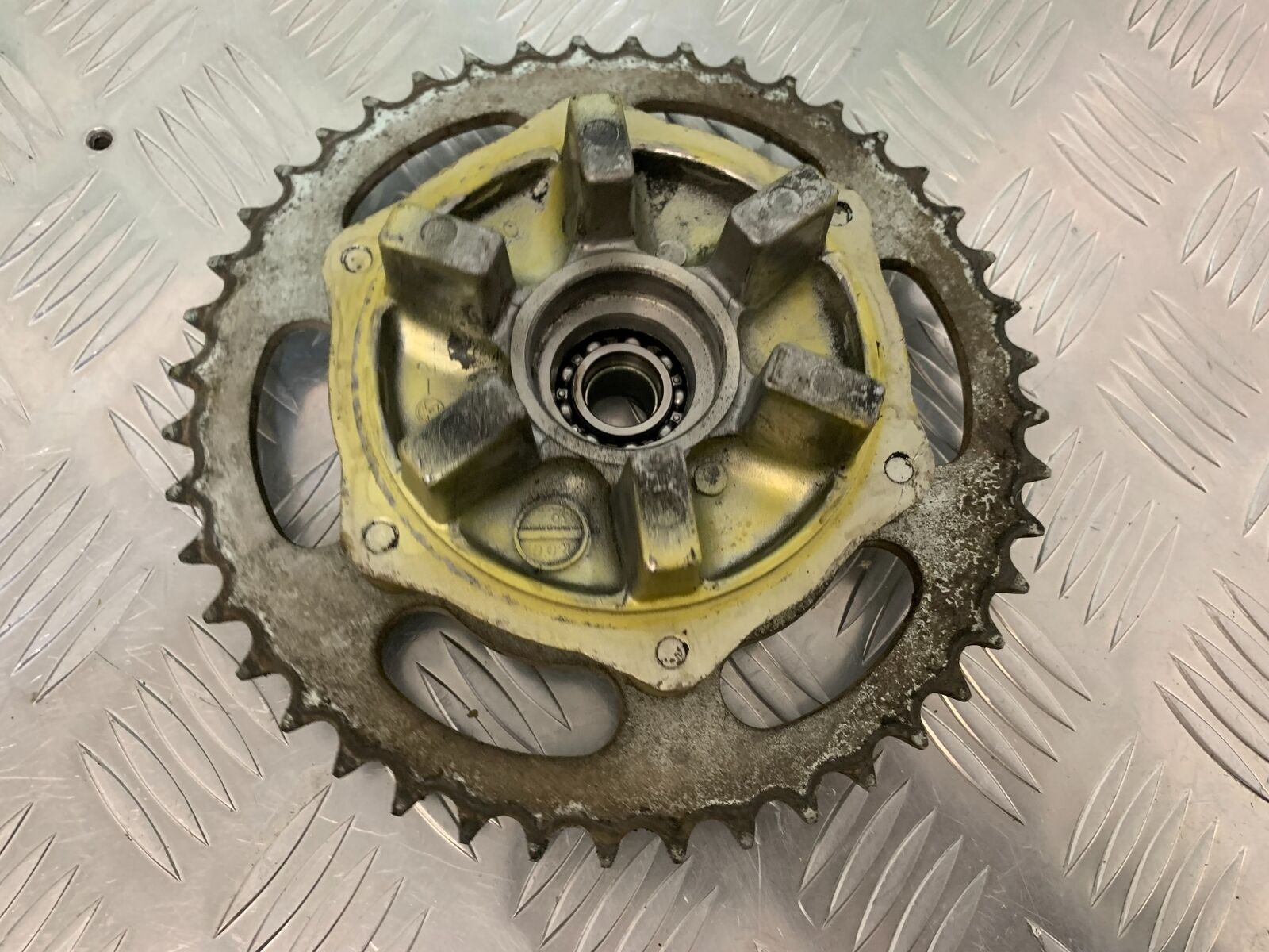 KAWASAKI KLR250 KLR 250 SPROCKET CARRIER   YEAR 1984-2001 (STOCK 980)