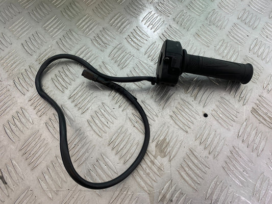 TRIUMPH TRIDENT 660 THROTTLE AND GRIP  YEAR 2021-2024 (CMB1148)