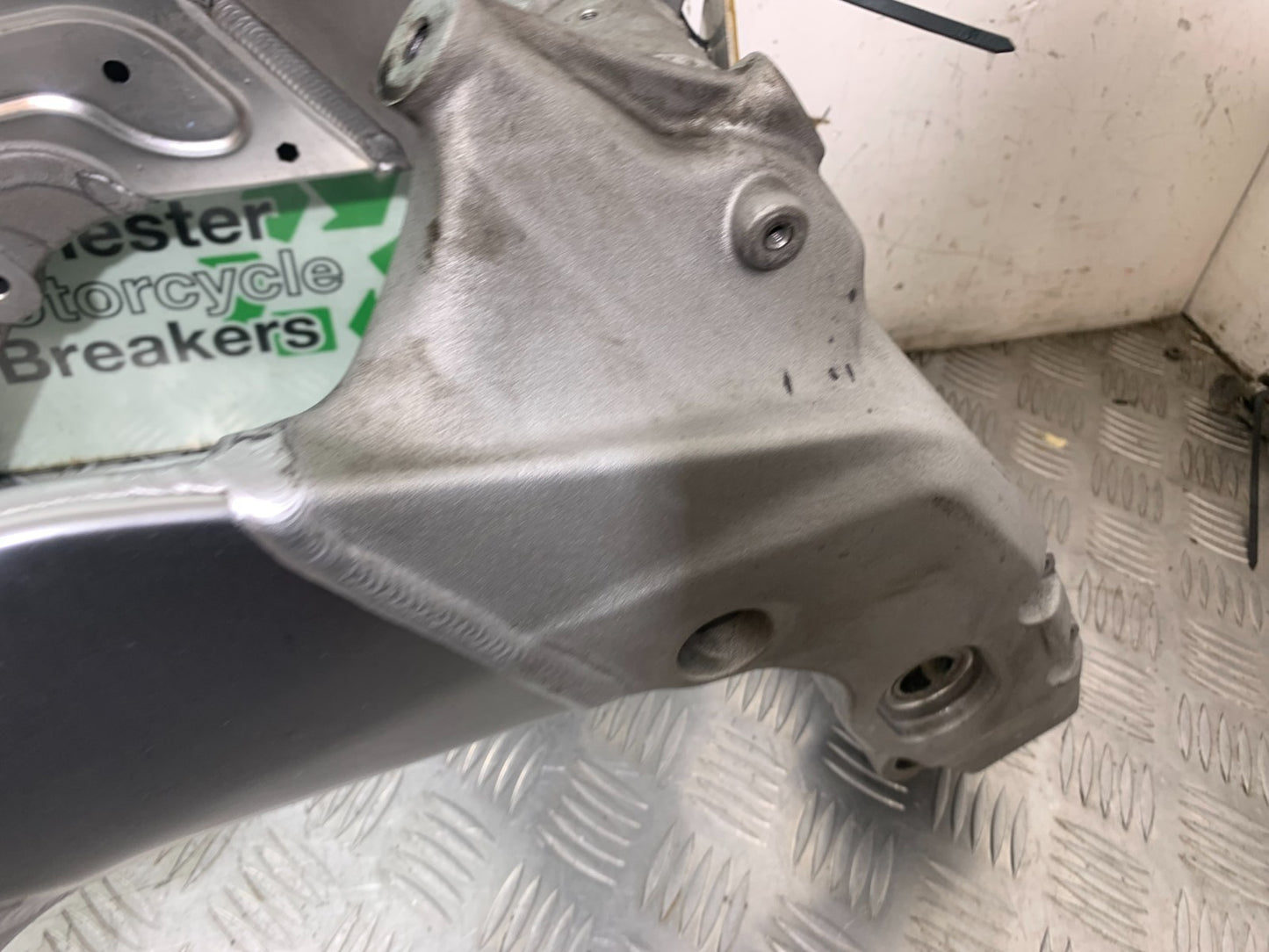APRILIA TUONO 1000 V4R FRAME REG LOG BOOK YEAR 2011-13  (CMB1331)