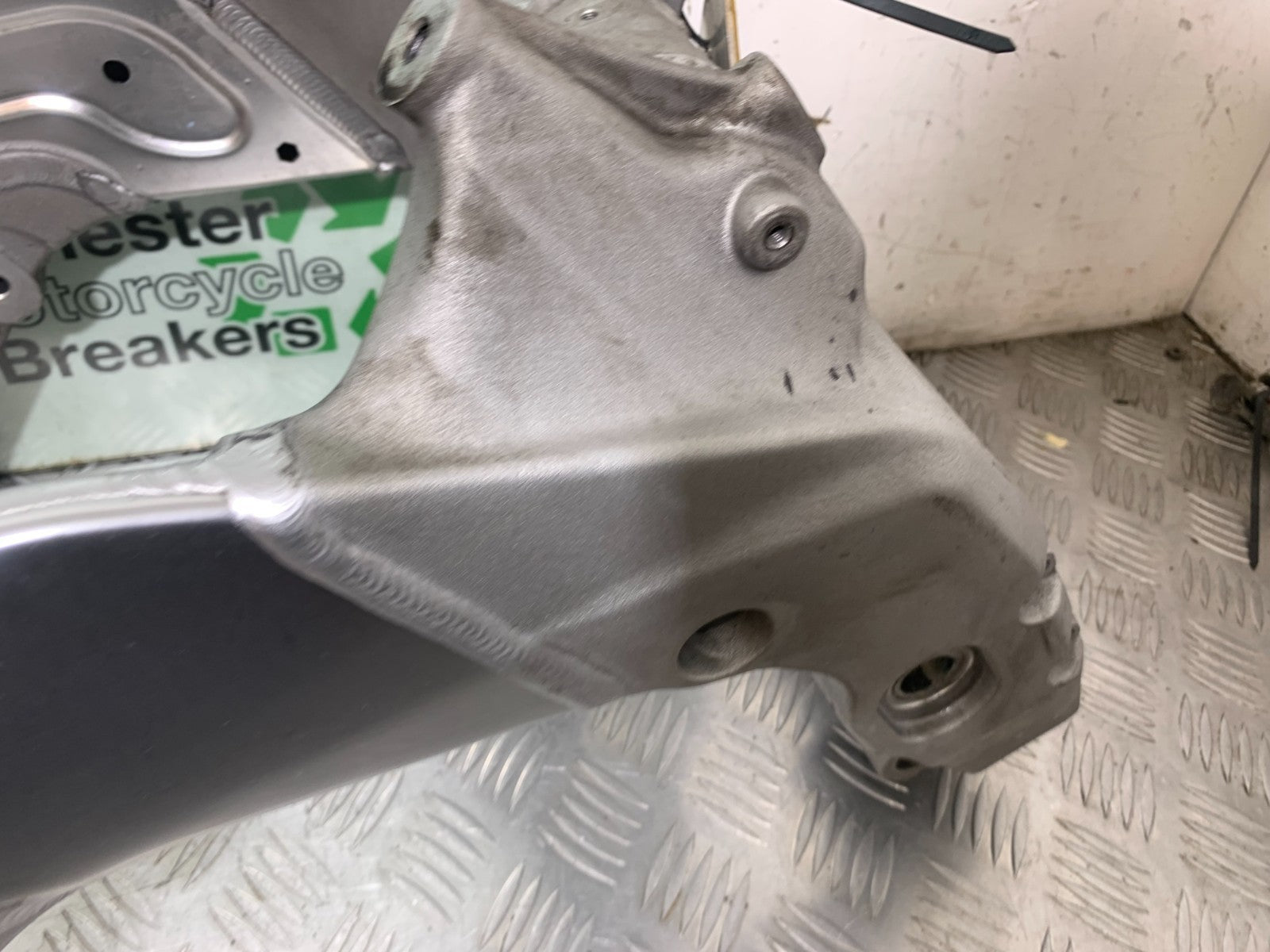 APRILIA TUONO 1000 V4R FRAME REG LOG BOOK YEAR 2011-13  (CMB1331)