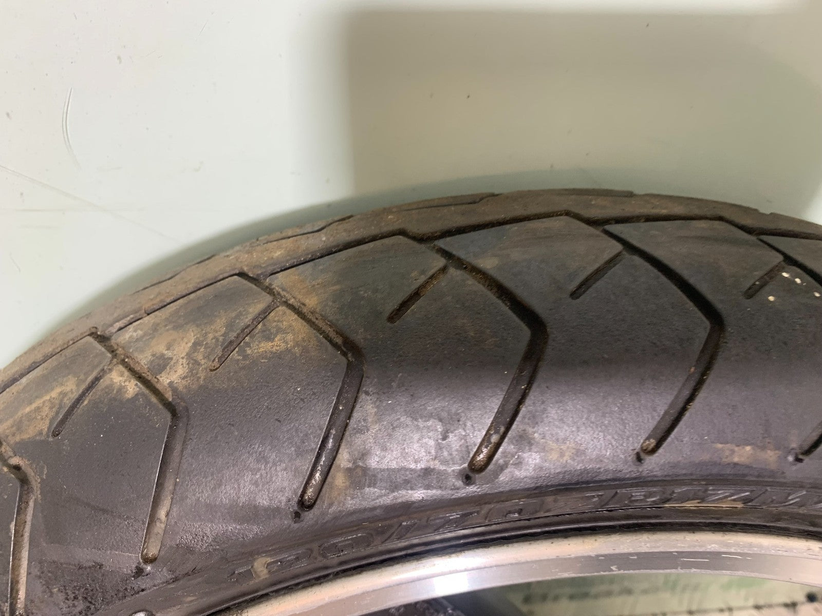 KAWASAKI ZZR1100 D FRONT WHEEL  YEAR 1993-2001 (CMB1289)