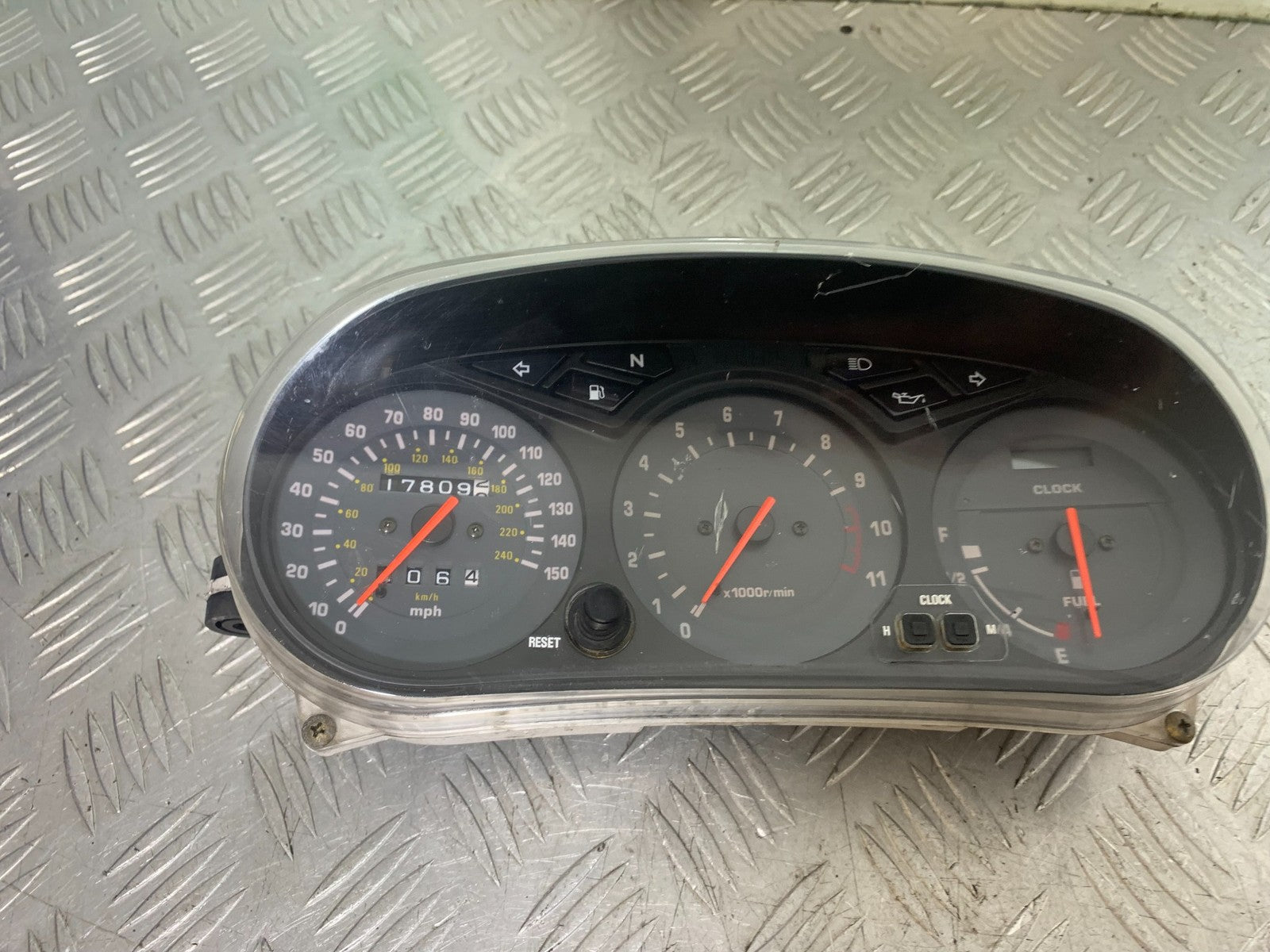YAMAHA XJ900 XJ 900 DIVERSION CLOCKS SPEEDO DASH  YEAR 1994-2002 (CMB1292)
