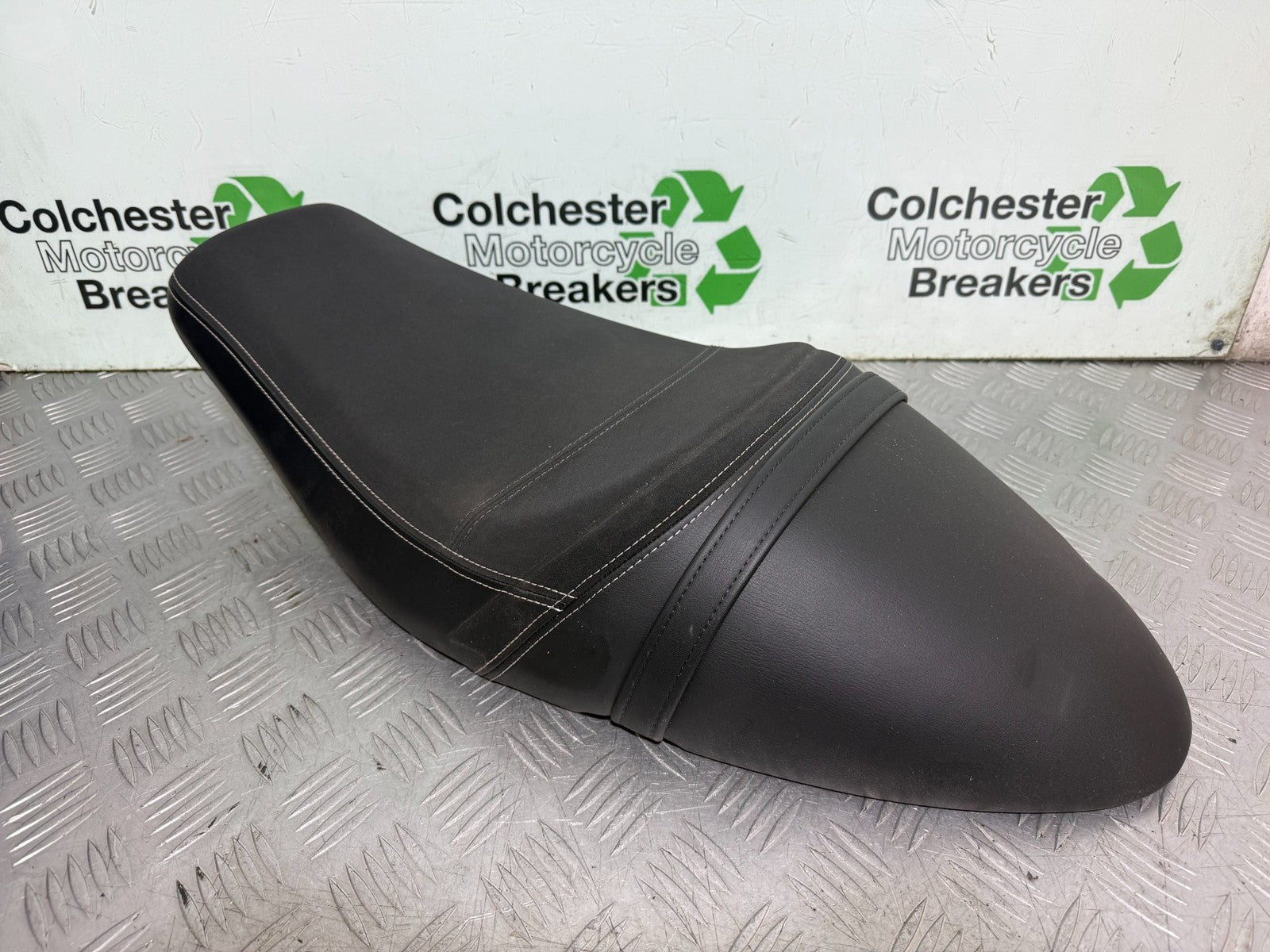 TRIUMPH STREET CUP 900 SEAT YEAR 2017-2020