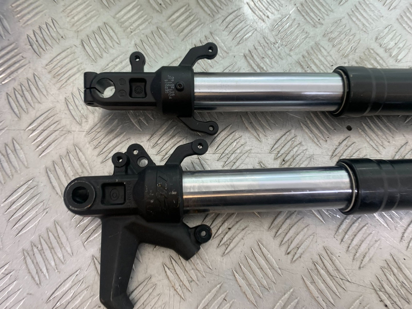 KTM RC125 RC 125 FORKS (BENT SOLD AS PARTS)    2014 2017 (CMB1199)