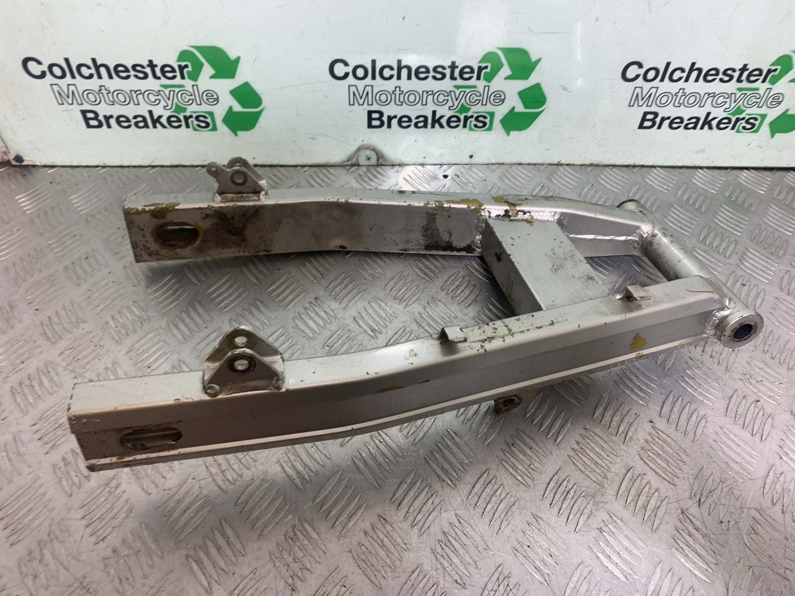 SUZUKI GSX750 INAZUMA SWINGARM  YEAR 1998-2003 (CMB1308)