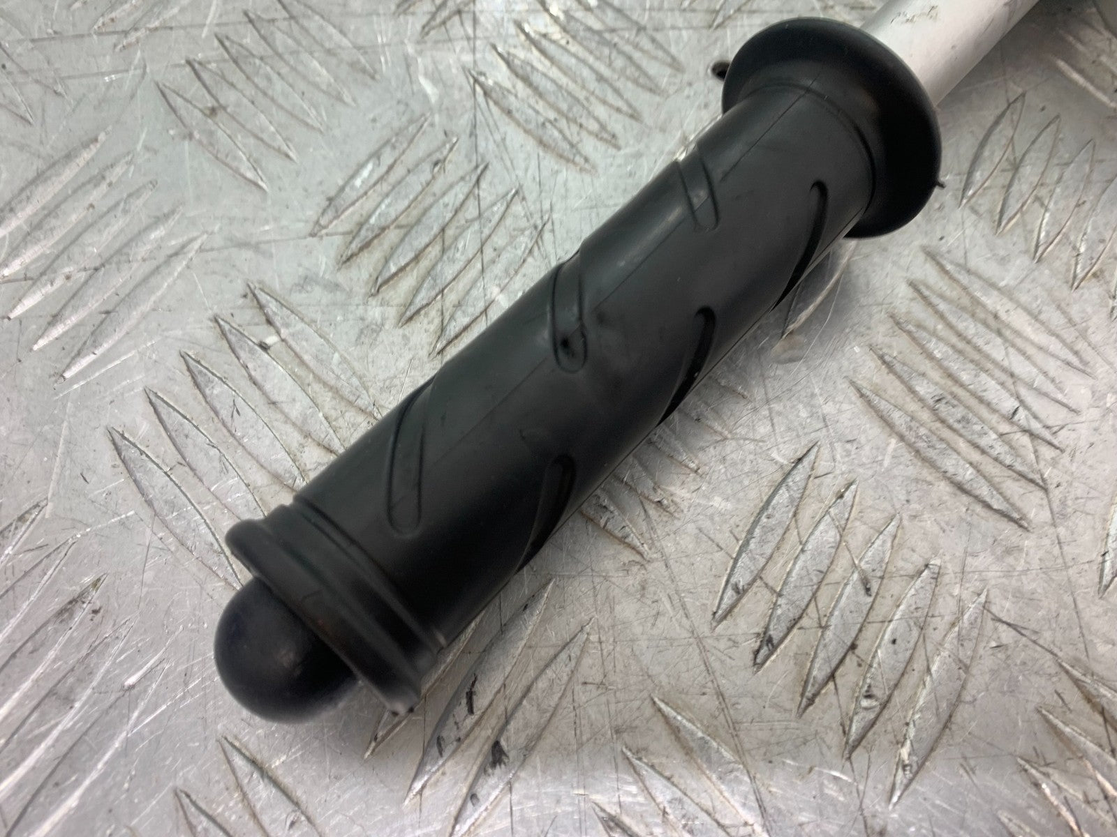 DUCATI 1198 S LEFT HANDLEBAR   YEAR 2009-2011 (CMB1219)