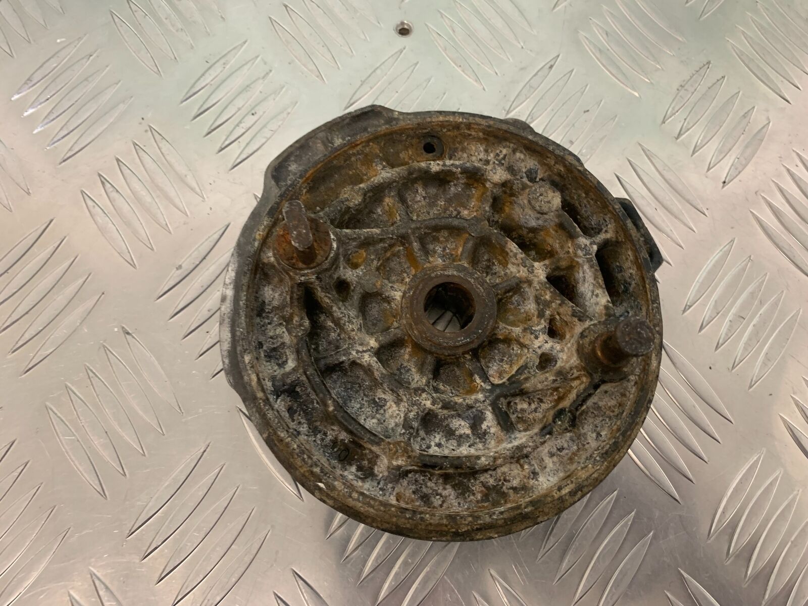 YAMAHA XT250 XT 250 REAR BRAKE HUB   YEAR 1980-1982  (STOCK 944)