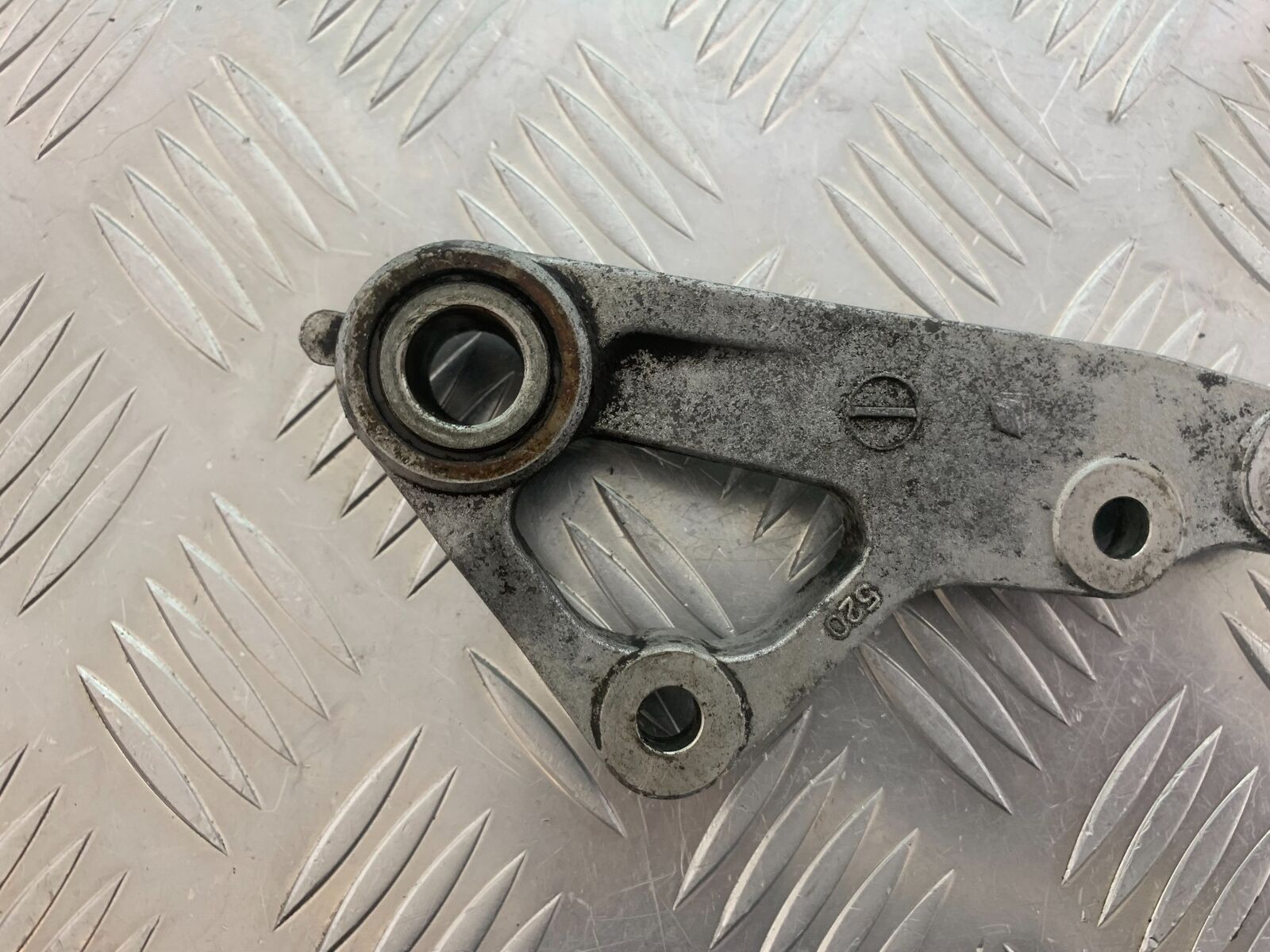 KAWASAKI ZR 750 ZEPHYR REAR CALIPER BRACKET YEAR 1991-95 (CMB1008)