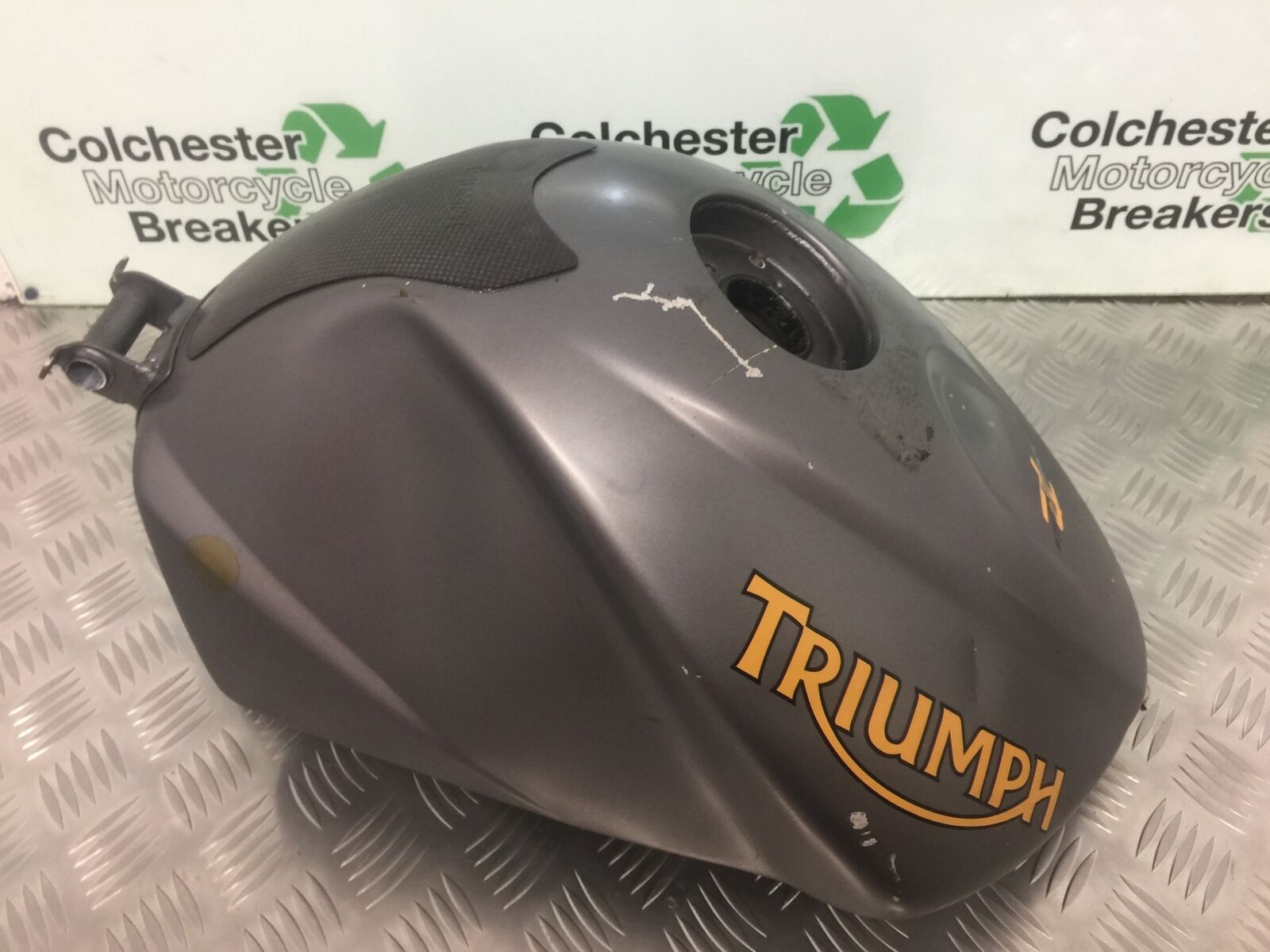 TRIUMPH STREET TRIPLE 675 R PETROL TANK  YEAR 2009 (STOCK 918)