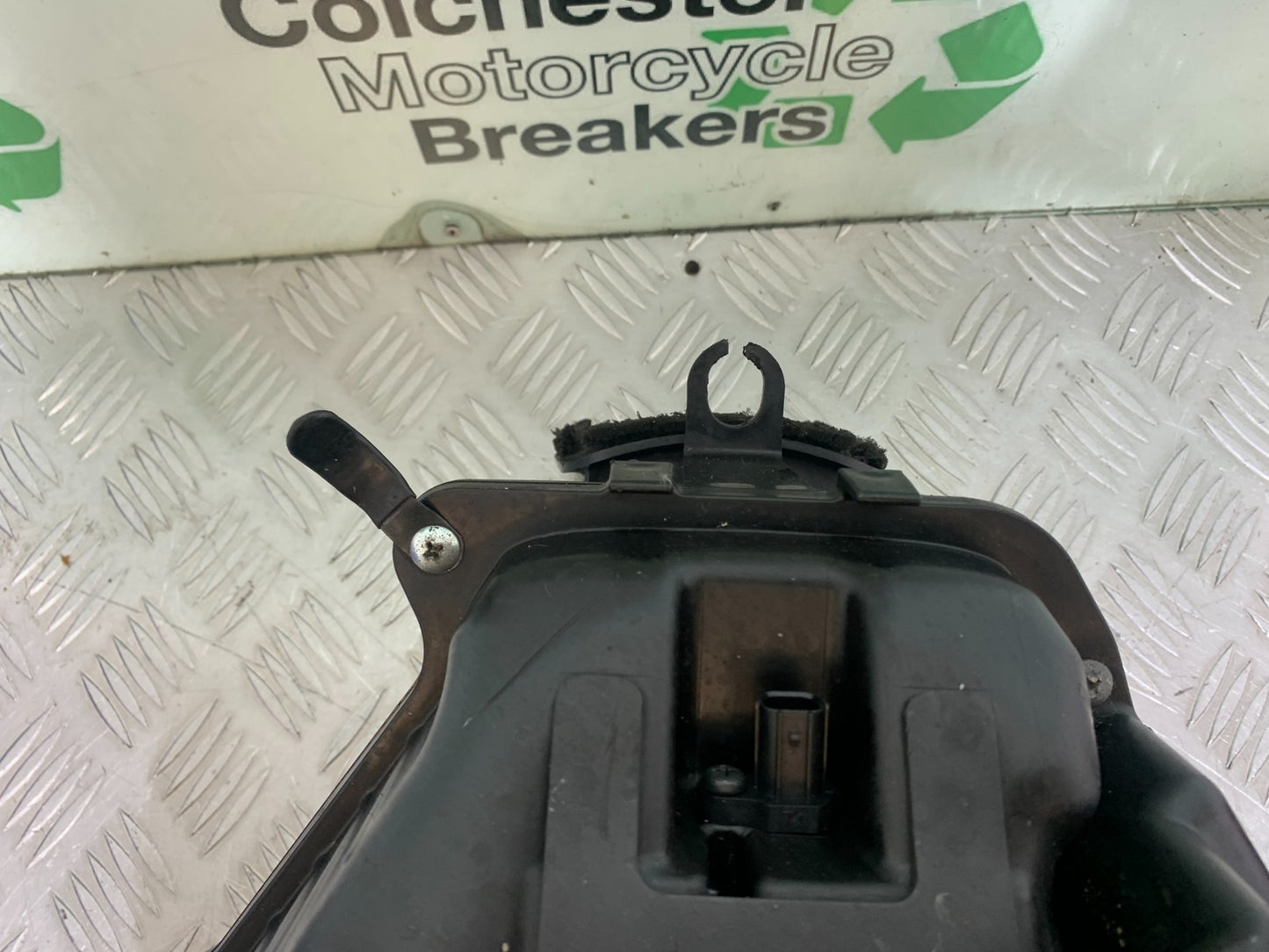 KAWASAKI ZX10R ZX 10R AIRBOX   YEAR 2011-2015 (CMB1154)