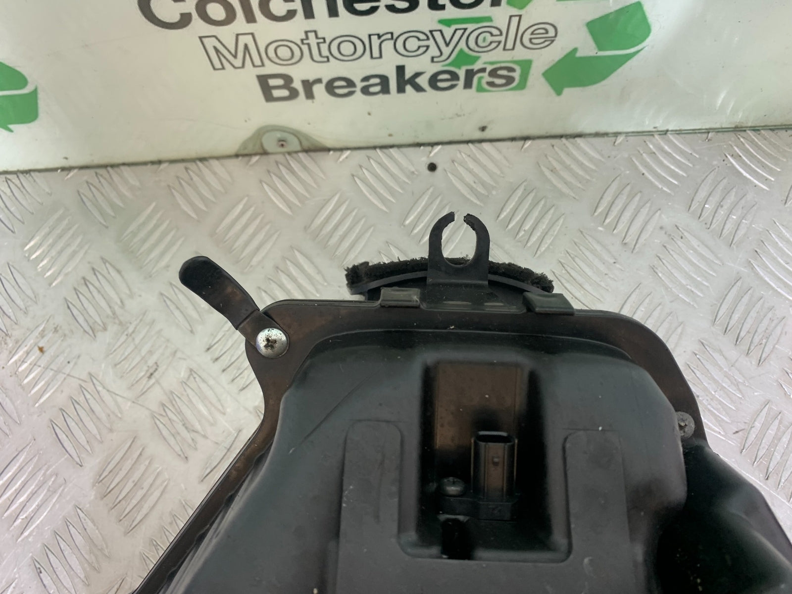 KAWASAKI ZX10R ZX 10R AIRBOX   YEAR 2011-2015 (CMB1154)