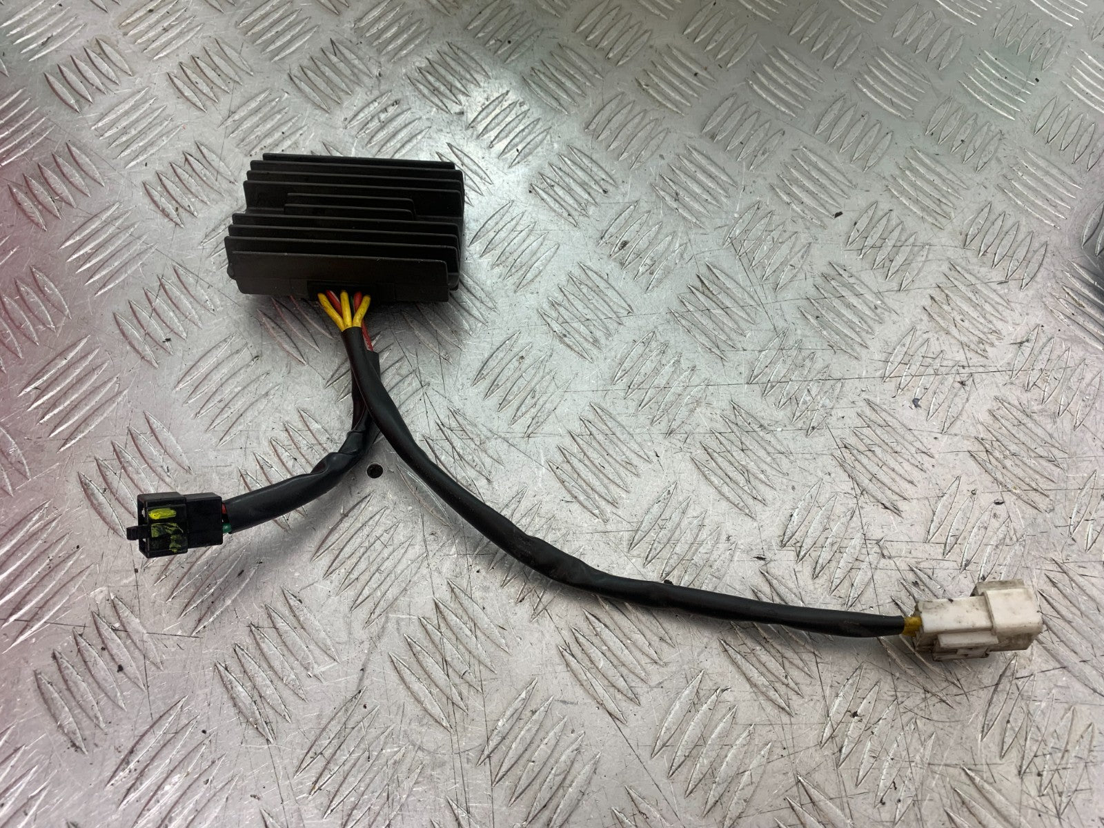 APRILIA TUONO 1000 V4R REGULATOR   YEAR 2011-13  (CMB1331)