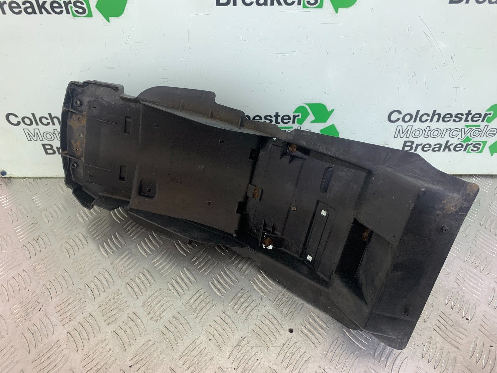 YAMAHA XJR1300 XJR 1300 UNDERTRAY  1999-2003 (CMB1119)