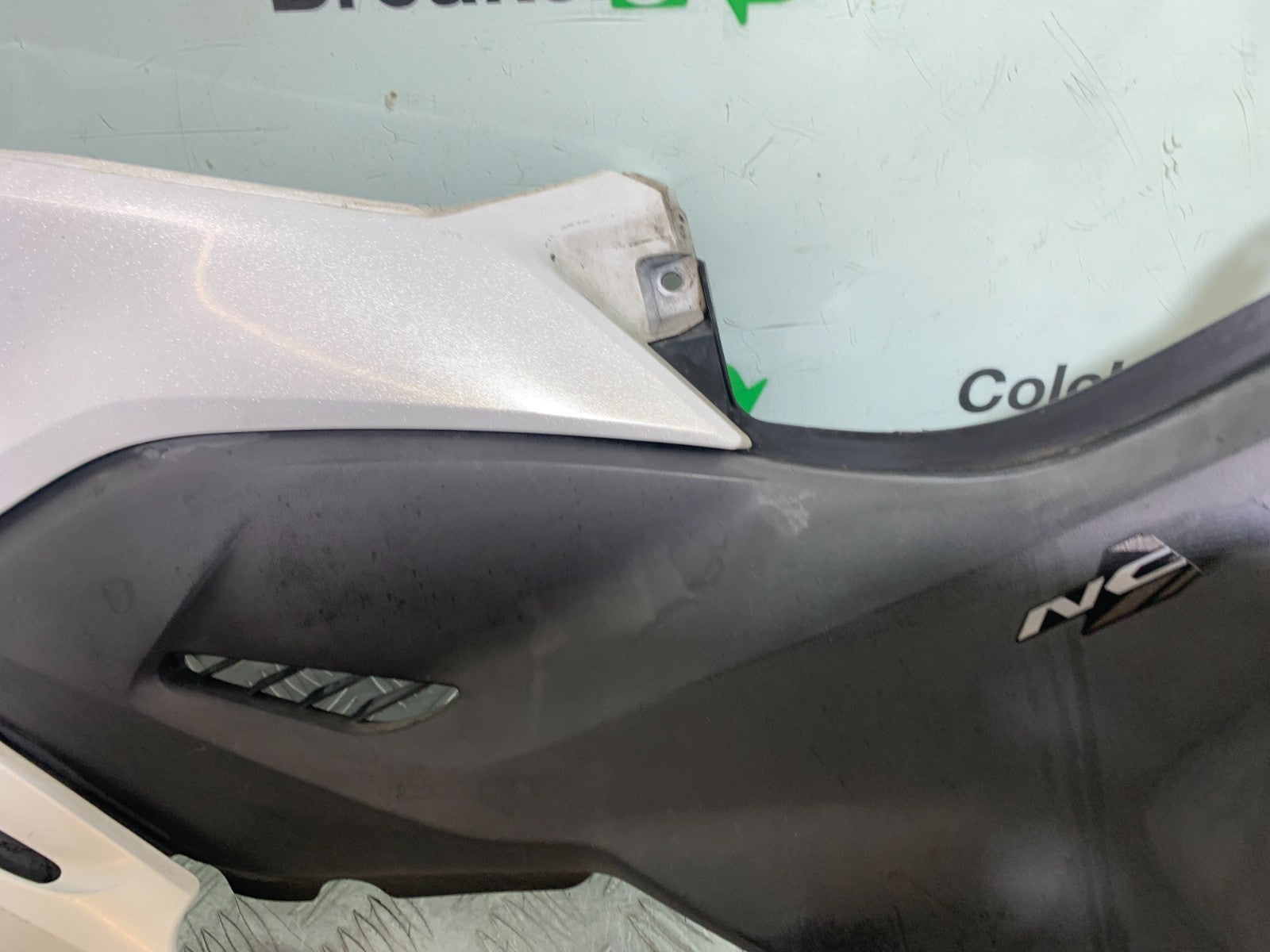 HONDA NC700 X LEFT TANK PANEL  YEAR 2012-2014 (CMB1327)